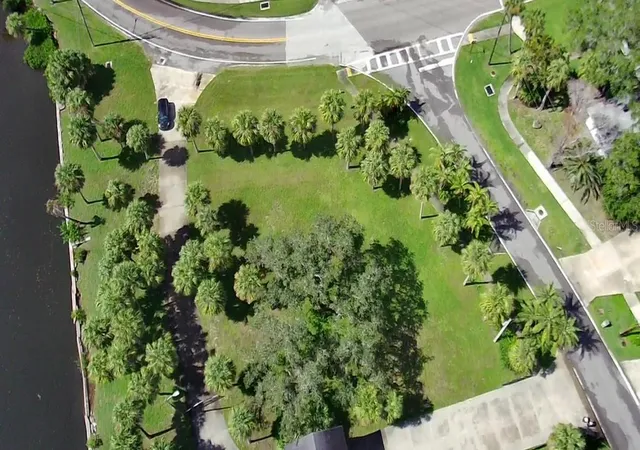 7th image of 28 N Park Ave, Tarpon Springs, FL 34689 | MLS# W7878465