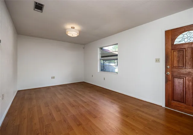3rd image of 3818 Ne 13Th St, Gainesville, FL 32609 | MLS# GC533548