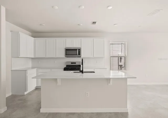 Photo 3 of Single family home for sale at 4066 Feather Tree Dr, Apopka, FL 32712 | MLS# O6339045 | Listing updated on 2026-10-09