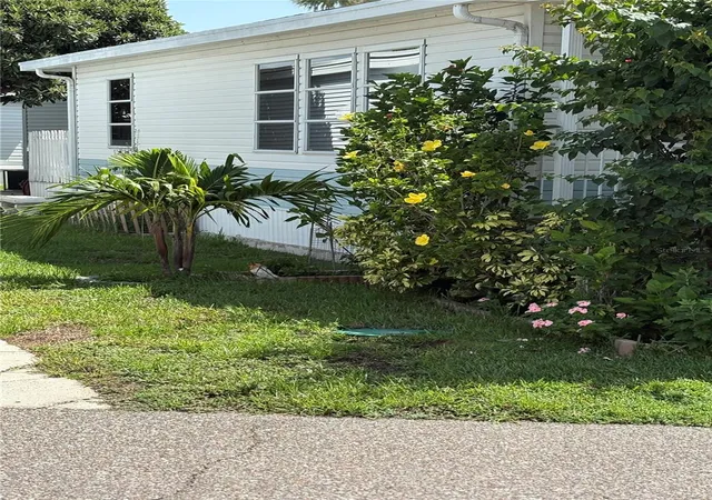 Photo 2 of Manufactured home for sale at 9000 Us Hwy 192 #565, Clermont, FL 34714 | MLS# G5101335 | Listing updated on 2026-09-29