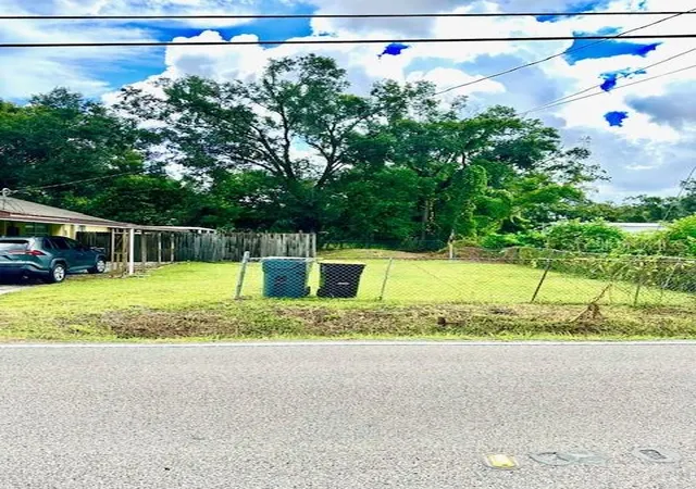 Photo 2 of Single family home for sale at 904 Southern Ave, Lakeland, FL 33815 | MLS# TB8421469 | Listing updated on 2026-07-26
