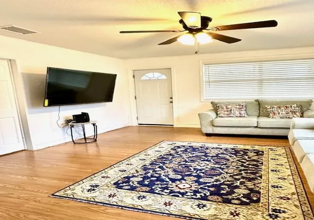 Photo 4 of Single family home for sale at 904 Southern Ave, Lakeland, FL 33815 | MLS# TB8421469 | Listing updated on 2026-07-26