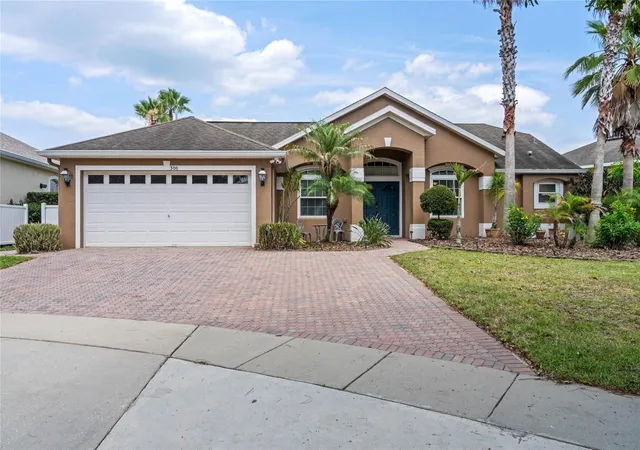 1st image of 300 Kings Way, Davenport, FL 33897 | MLS# S5133463