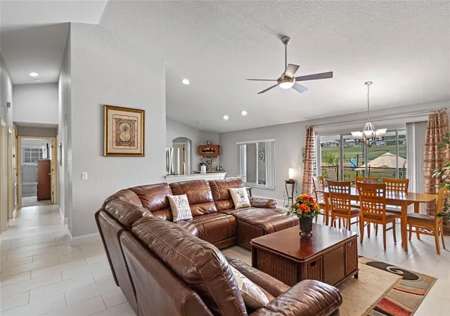 2nd image of 300 Kings Way, Davenport, FL 33897 | MLS# S5133463
