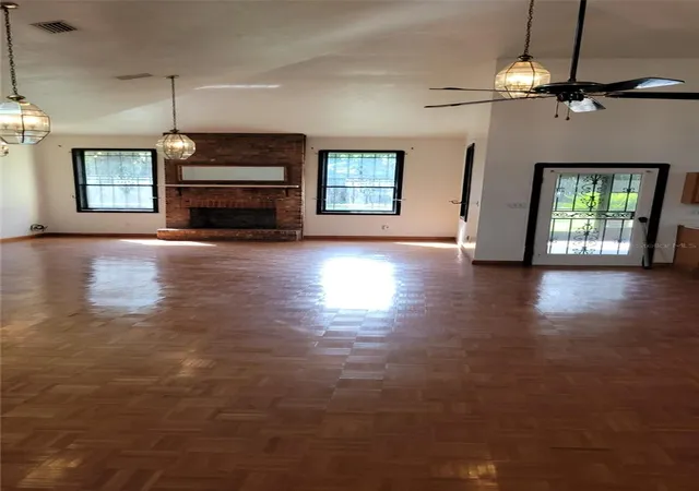 3rd image of 1014 Se 10Th St, Gainesville, FL 32601 | MLS# GC533609
