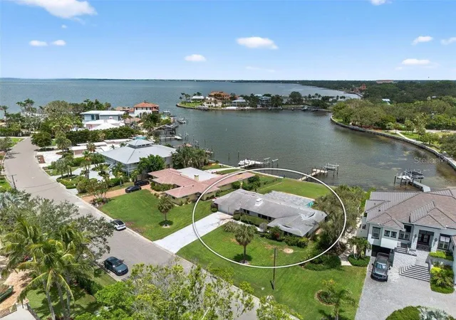 Photo 1 of Land for sale at 377 S Shore Dr, Sarasota, FL 34234 | MLS# A4663398 | Listing updated on 2026-07-14