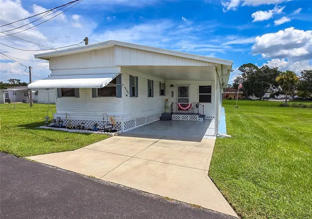 Homes for sale in Zephyrhills, FL | 6132 Harriet St, Zephyrhills, FL 33542 | MLS# TB8422123