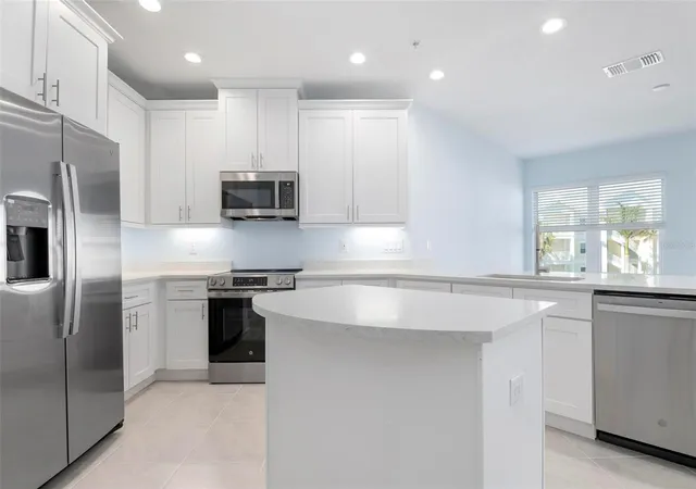 3rd image of 3426 79Th St Cir W, BRADENTON, FL 34209
