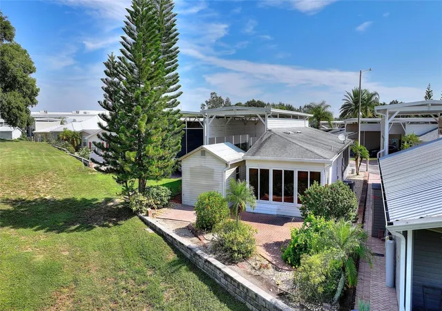 3rd image of 1144 Deer Creek Blvd, Davenport, FL 33837 | MLS# O6339770
