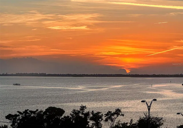 Photo 4 of Condo for sale at 7100 Sunshine Skyway Ln S #608, Saint Petersburg, FL 33711 | MLS# TB8422234 | Listing updated on 2026-09-04