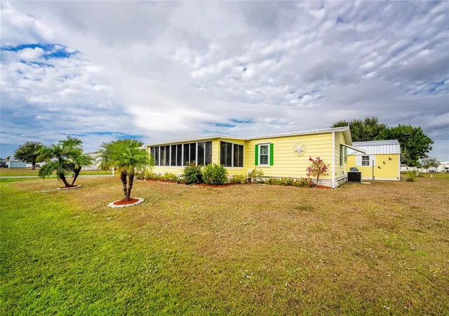 Photo 4 of Manufactured home for sale at 6290 Greenfinch Rd, Englewood, FL 34224 | MLS# D6143605 | Listing updated on 2026-07-28