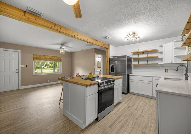 3rd image of 2021 Nw 13Th Ave, Crystal River, FL 34428 | MLS# TB8422308