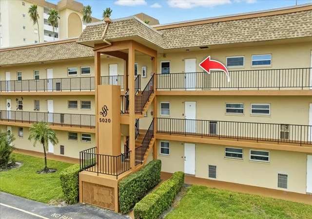 Homes for sale in Saint Petersburg, FL | 5020 Brittany Dr S #322/323, Saint Petersburg, FL 33715 | MLS# TB8422322