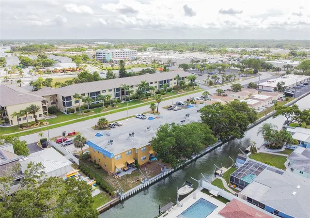 2nd image of 439 S Paula Dr #202, Dunedin, FL 34698 | MLS# TB8422357