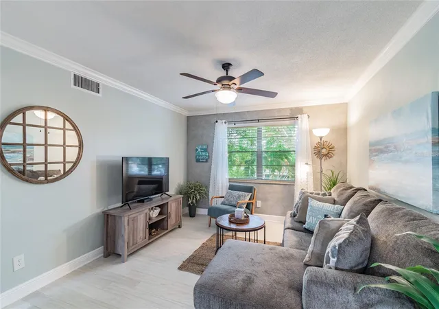 5th image of 439 S Paula Dr #202, Dunedin, FL 34698 | MLS# TB8422357