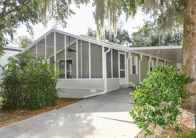 Photo 2 of Manufactured home for sale at 11642 Martell Ct, Leesburg, FL 34788 | MLS# G5101483 | Listing updated on 2026-10-20