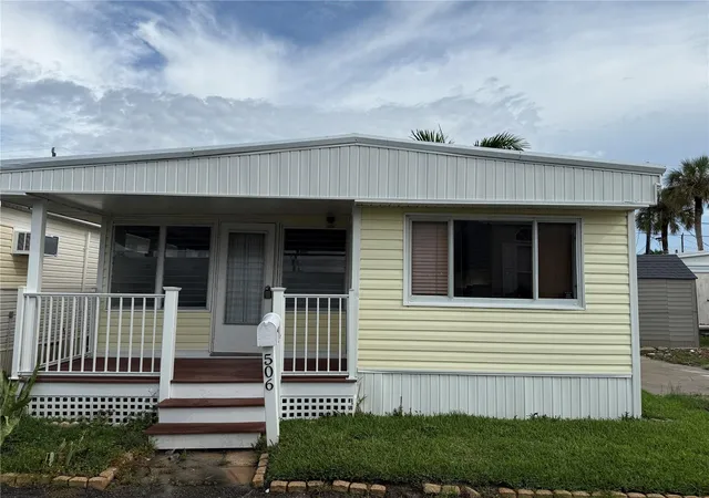 2nd image of 2601 Gulf Dr N, Bradenton Beach, FL 34217