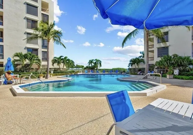 2nd image of 1926 Harbourside Dr, LONGBOAT KEY, FL 34228