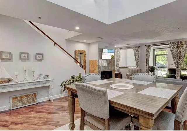 4th image of 1926 Harbourside Dr, LONGBOAT KEY, FL 34228