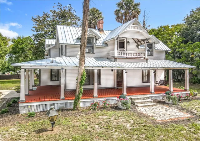 Photo 3 of Single family home for sale at 525 W Blue Springs Ave, Orange City, FL 32763 | MLS# V4944648 | Listing updated on 2026-09-20