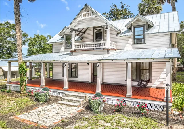 Photo 3 of Single family home for sale at 525 W Blue Springs Ave, Orange City, FL 32763 | MLS# V4944648 | Listing updated on 2026-09-20