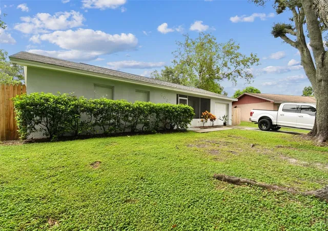 4th image of 6007 Calendar Ct W, Lakeland, FL 33812 | MLS# TB8422786