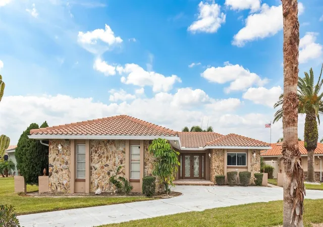 3rd image of 3734 Topsail Trl, New Port Richey, FL 34652 | MLS# TB8422972