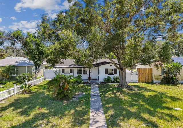 Homes for sale in Saint Petersburg, FL | 4728 9th Ave N, Saint Petersburg, FL 33713 | MLS# TB8422996