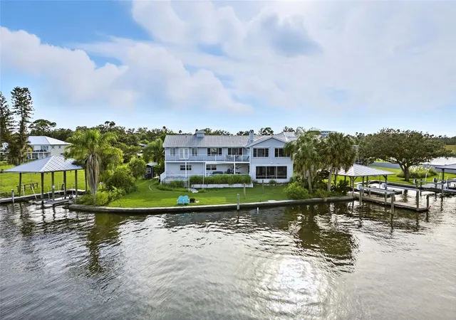 2nd image of 2435 N Watersedge Dr, Crystal River, FL 34429 | MLS# W7878622