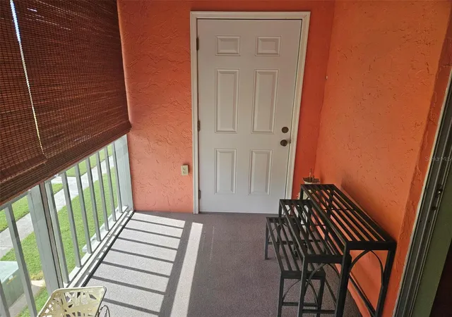 2nd image of 303 47Th Ave Dr W, BRADENTON, FL 34207