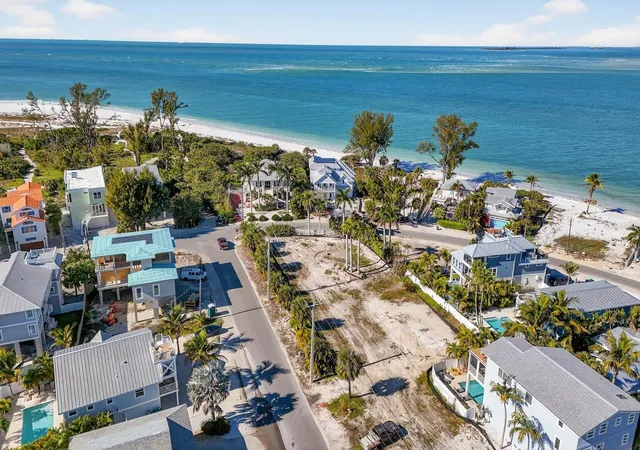 Photo 4 of Land for sale at 812 N Bay Blvd, Anna Maria, FL 34216 | MLS# A4663839 | Listing updated on 2026-07-24