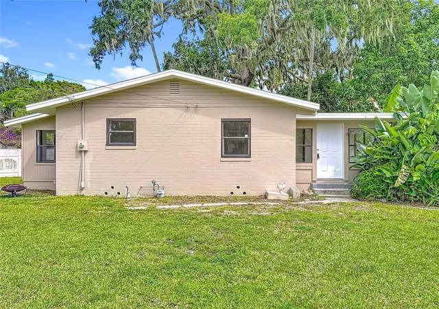 Homes for sale in Daytona Beach, FL | 633 1/2 Elm Ave, Daytona Beach, FL 32117 | MLS# V4944691