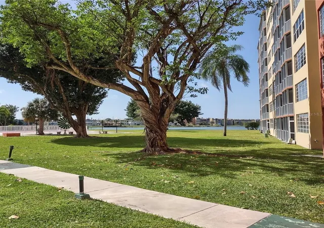 2nd image of 1690 Ne 191St St, MIAMI, FL 33179