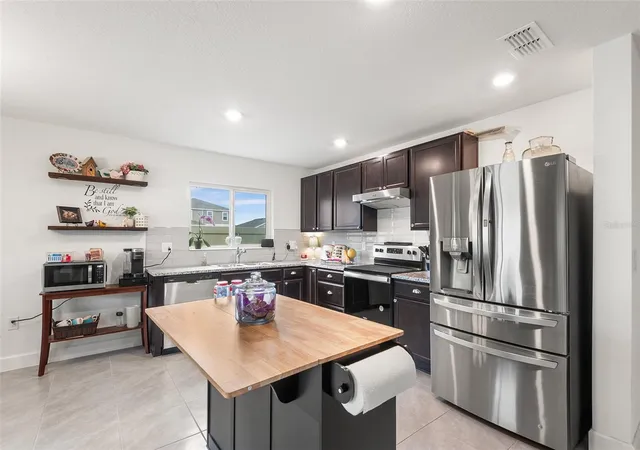 3rd image of 1228 Denali Dr, Winter Haven, FL 33881 | MLS# P4936142