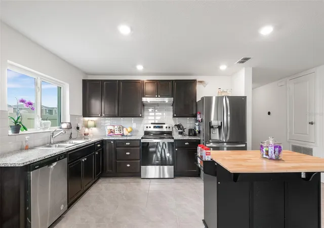 4th image of 1228 Denali Dr, Winter Haven, FL 33881 | MLS# P4936142