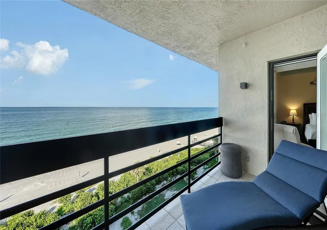 1st image of 1055 Gulf Of Mexico Dr #504, Longboat Key, FL 34228 | MLS# A4663883