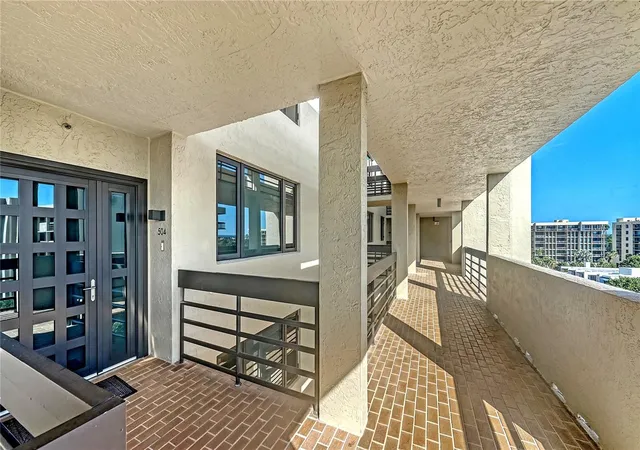 4th image of 1055 Gulf Of Mexico Dr #504, Longboat Key, FL 34228 | MLS# A4663883