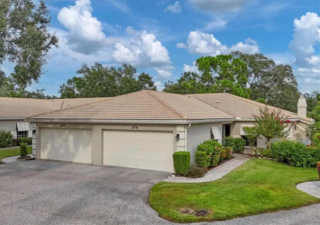 Photo 1 of Single family home for sale at 3244 Ringwood Mdw #77, Sarasota, FL 34235 | MLS# A4663917 | Listing updated on 2026-09-04