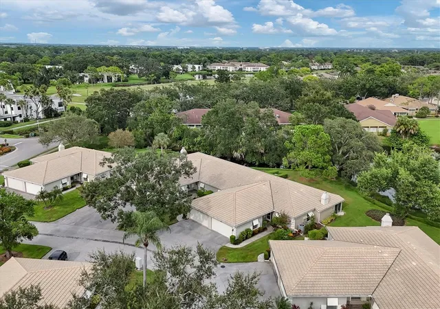 Photo 3 of Single family home for sale at 3244 Ringwood Mdw #77, Sarasota, FL 34235 | MLS# A4663917 | Listing updated on 2026-09-04