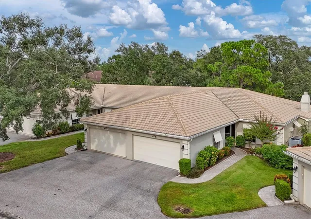 Photo 3 of House for sale at 3244 Ringwood Mdw #77, Sarasota, FL 34235 | MLS# A4663917 | Listing updated on 2026-09-04