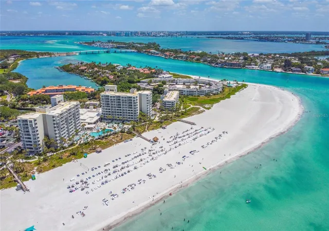 3rd image of 240 Sands Point Rd #4102, Longboat Key, FL 34228 | MLS# A4663925