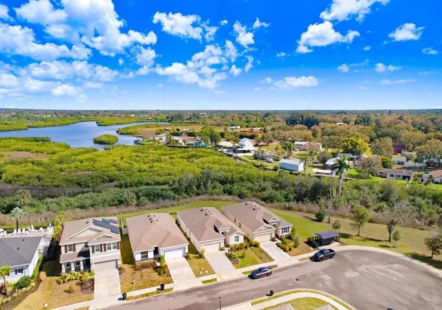Photo 3 of Single family home for sale at 4013 Lively Coral Pl, Bradenton, FL 34208 | MLS# TB8423961 | Listing updated on 2026-10-07