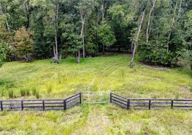 3rd image of 26840 Nw 206Th Pl, High Springs, FL 32643 | MLS# GC533748