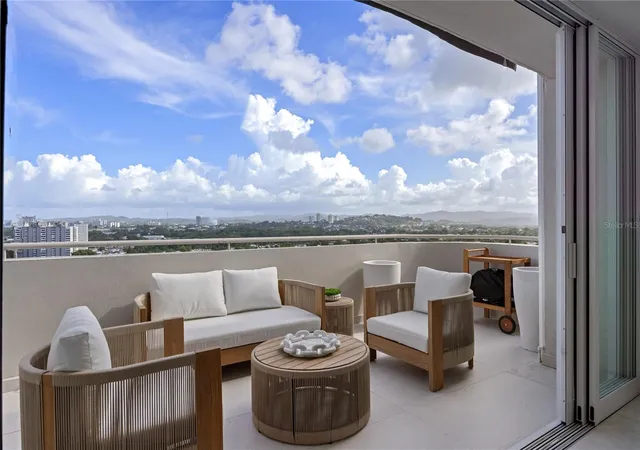 Homes for sale in Guaynabo, PR | 225 Road No 2, Villa Caparra Plaza #PH-3, Guaynabo, PR 00966 | MLS# PR9115862