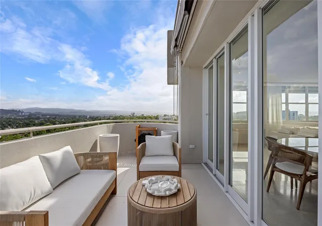 Homes for sale in Guaynabo, PR | 225 Road No 2, Villa Caparra Plaza #PH-3, Guaynabo, PR 00966 | MLS# PR9115862