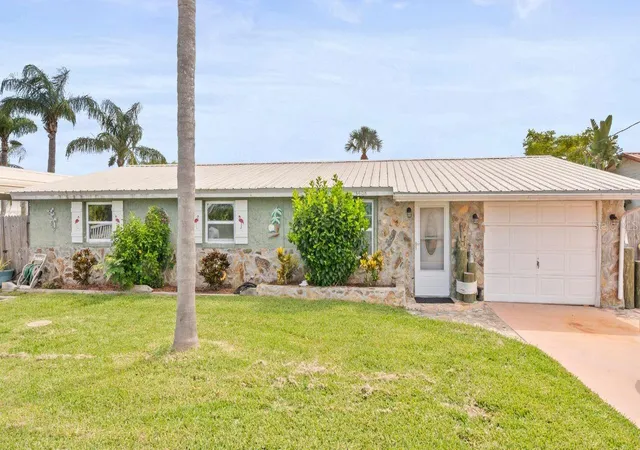 Photo 1 of Single family home for sale at 3408 Crape Myrtle Dr, Hernando Beach, FL 34607 | MLS# W7878709 | Listing updated on 2026-09-15