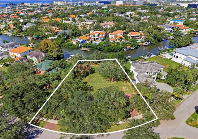 Photo 1 of Land for sale at 5001 S Shore Crest Cir, Tampa, FL 33609 | MLS# TB8424220 | Listing updated on 2026-10-27