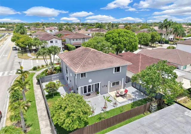Photo 4 of Single family home for sale at 14402 SW 157th Path, Miami, FL 33196 | MLS# OM708909 | Listing updated on 2026-09-28