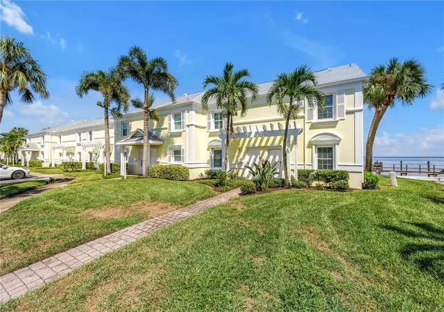 1st image of 4982 Coquina Key Dr Se, Saint Petersburg, FL 33705 | MLS# TB8424408
