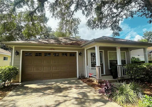 Photo 1 of Single family home for sale at 25119 Cranes Roost Cir, Leesburg, FL 34748 | MLS# O6341819 | Listing updated on 2026-08-30
